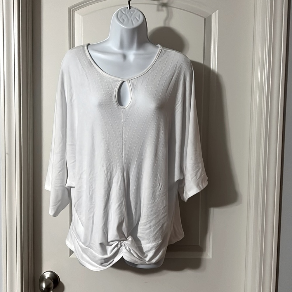 Buckle white shirt with knot in middle front.day trip